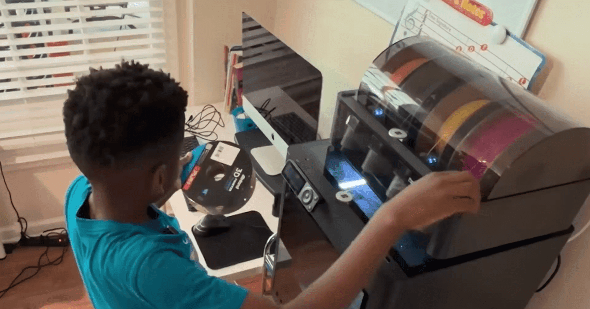 Young Entrepreneurs Turn 3D Printing Into Profitable Venture